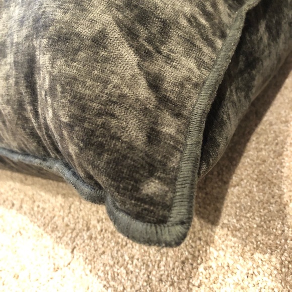 Magaschoni Velvet Rhinestone Halloween Skull Pillow 20x20 - Picture 7 of 10